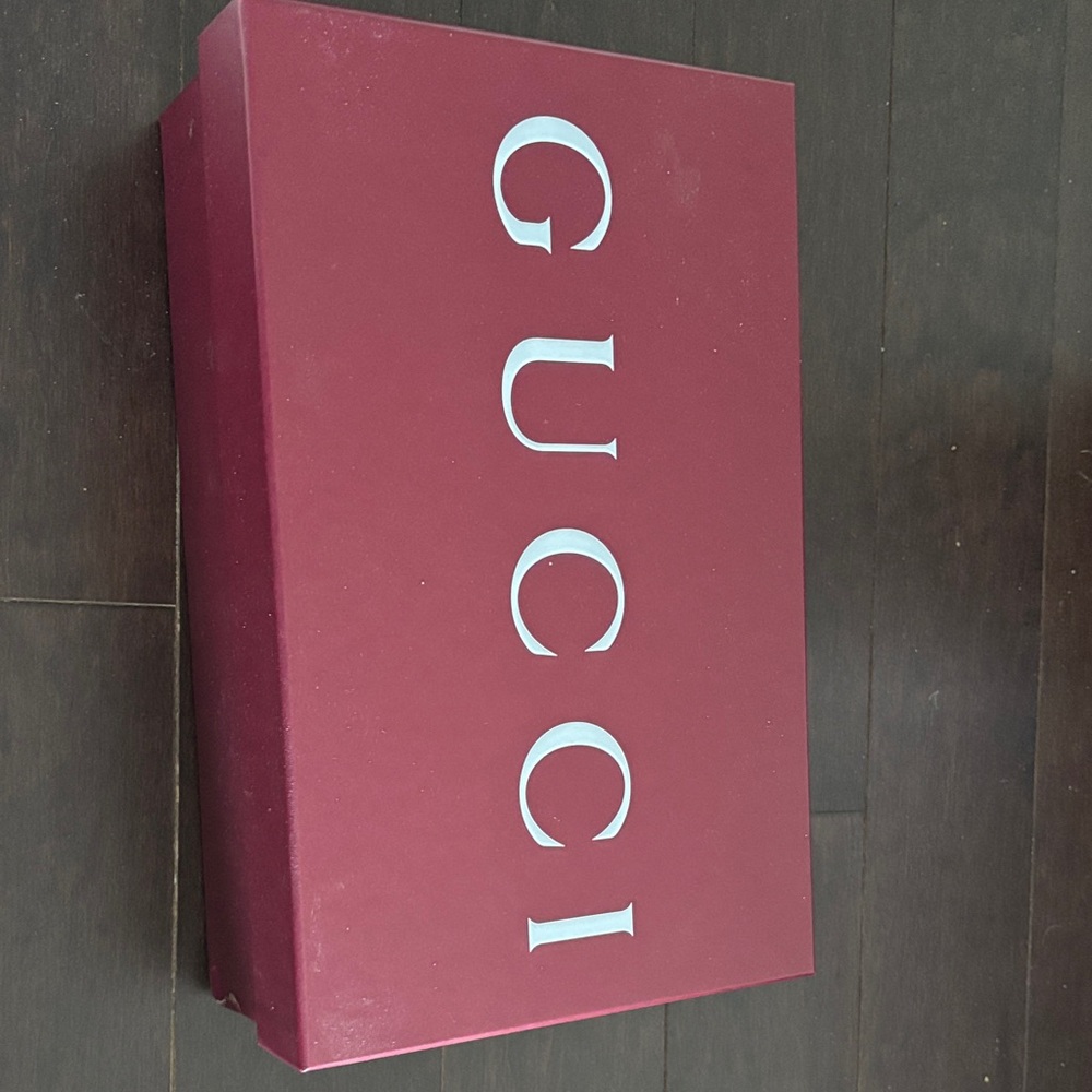 Gucci Black GG embossed Leather Loafers - Picture 11 of 11